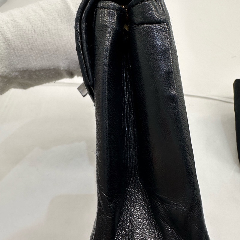 Chanel • 經典黑金大Logo翻蓋鏈條包-19