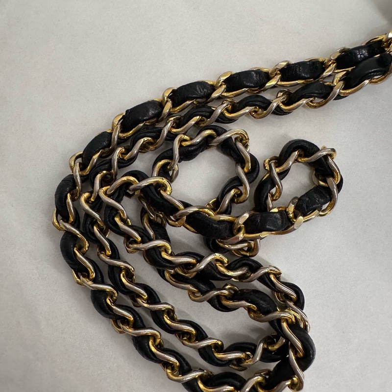 Chanel • 經典黑金大Logo翻蓋鏈條包-20