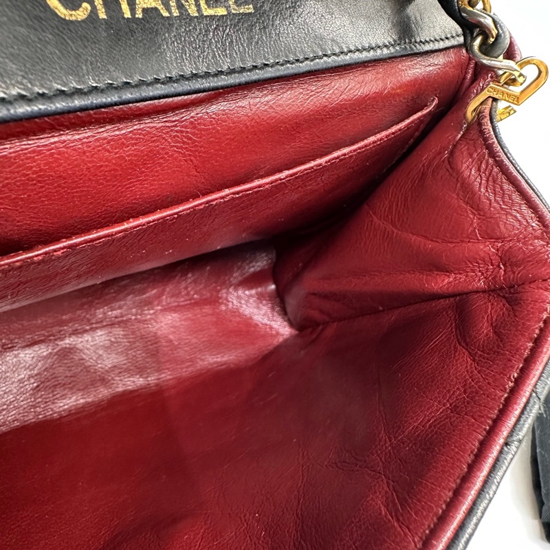 Chanel • 經典黑金大Logo翻蓋鏈條包-21