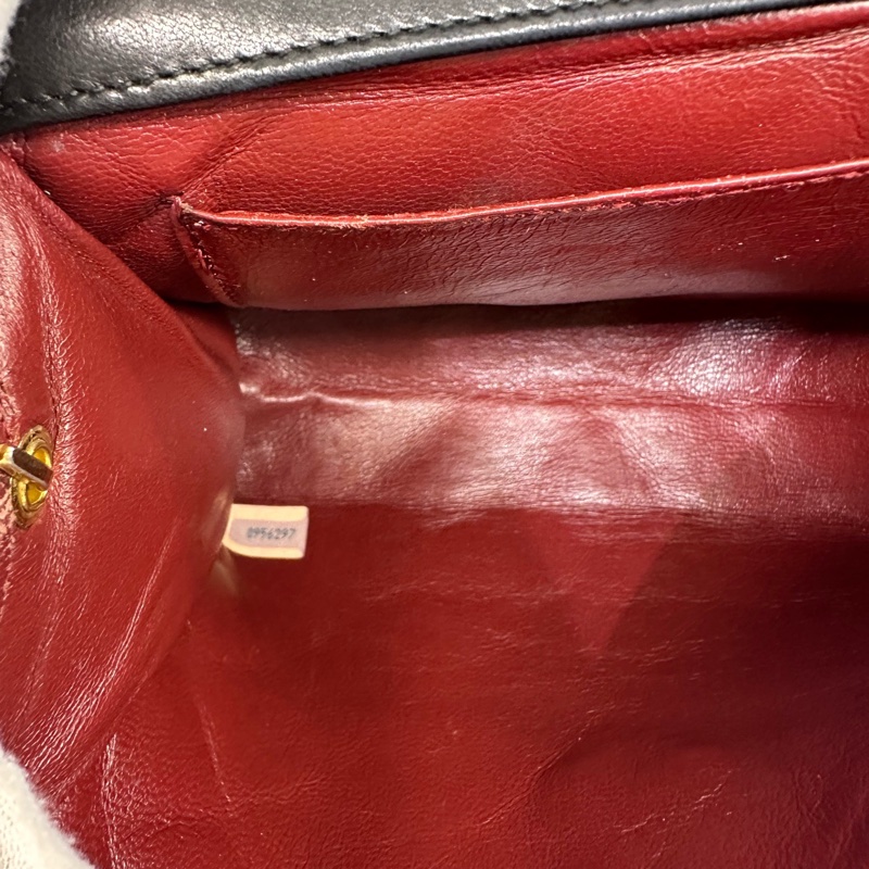 Chanel • 經典黑金大Logo翻蓋鏈條包-22