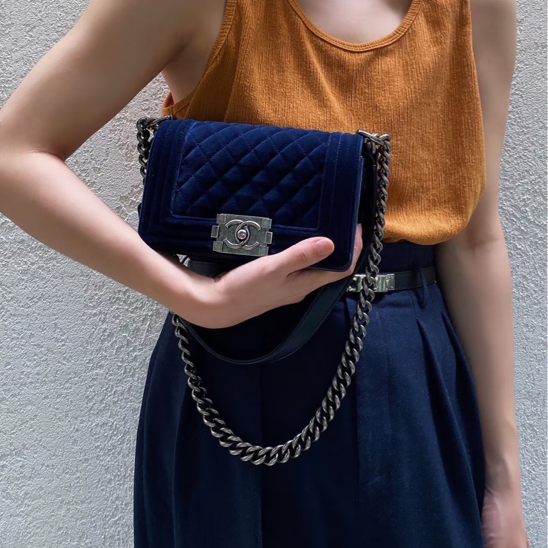 Chanel • 藏青色銀釦絲絨Le Boy 20 小號-0