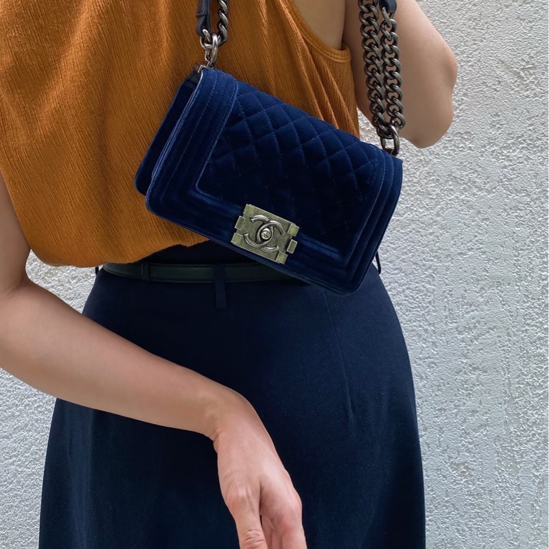 Chanel • 藏青色銀釦絲絨Le Boy 20 小號-1