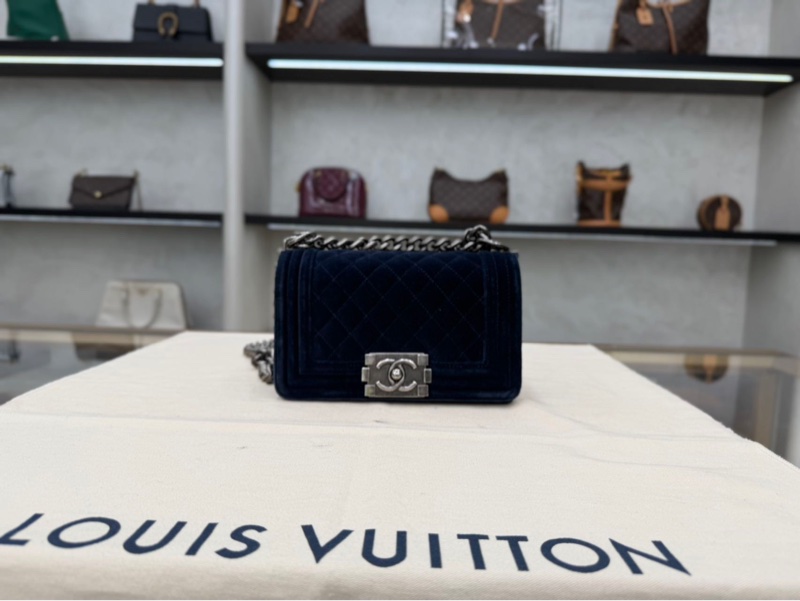 Chanel • 藏青色銀釦絲絨Le Boy 20 小號-2