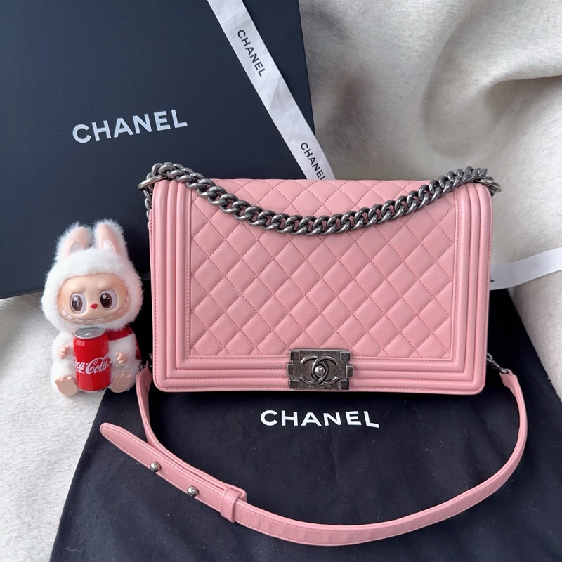 Chanel • 櫻花粉銀釦牛皮中大號 Le Boy 28-2