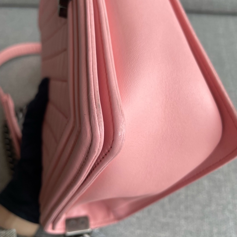 Chanel • 櫻花粉銀釦牛皮中大號 Le Boy 28-14