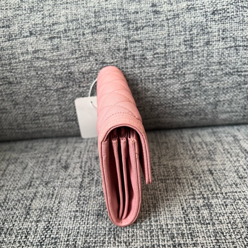 Chanel • 櫻花粉荔枝牛皮金釦中夾-1