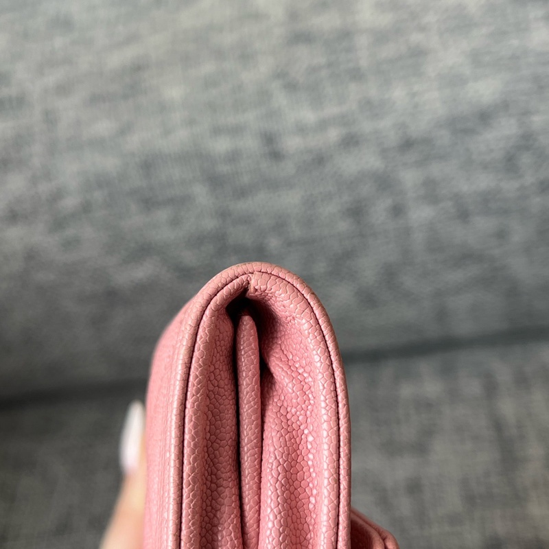 Chanel • 櫻花粉荔枝牛皮金釦中夾-5