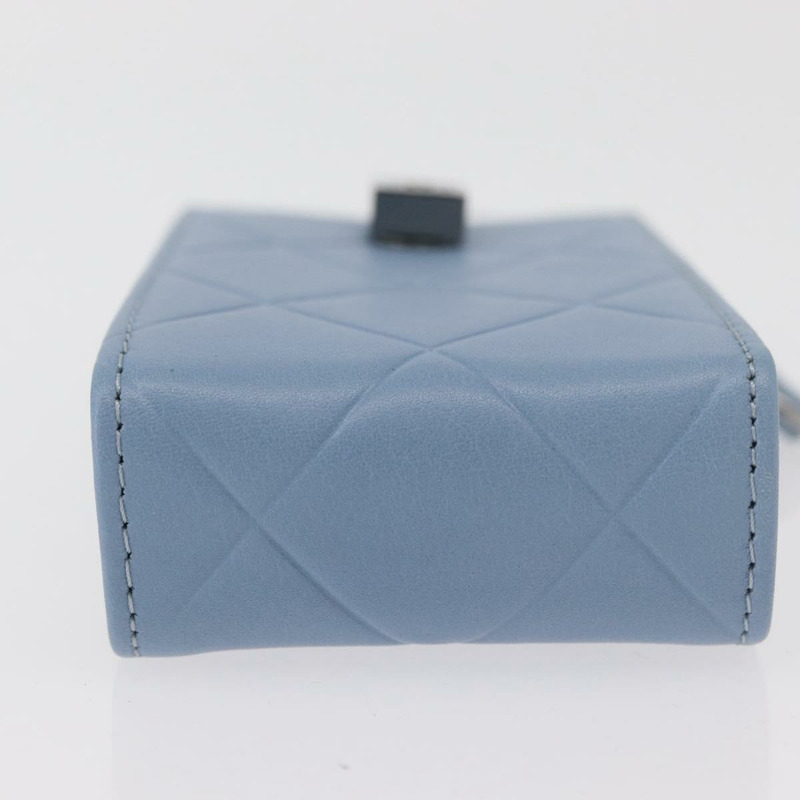 【日本直送】香奈兒手機殼/收納包 羊皮 銀色/淺藍色 CC標誌 YKZ1179V-4