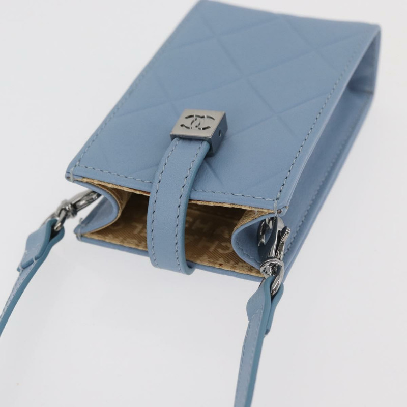 【日本直送】香奈兒手機殼/收納包 羊皮 銀色/淺藍色 CC標誌 YKZ1179V-5