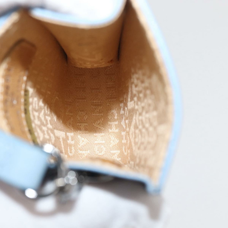 【日本直送】香奈兒手機殼/收納包 羊皮 銀色/淺藍色 CC標誌 YKZ1179V-8