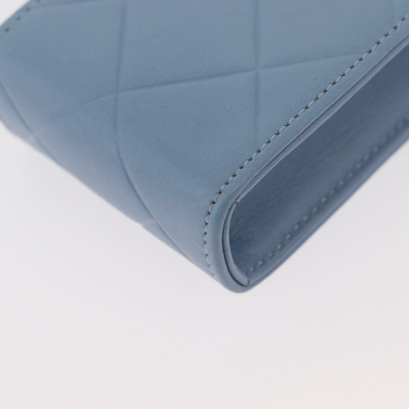 【日本直送】香奈兒手機殼/收納包 羊皮 銀色/淺藍色 CC標誌 YKZ1179V-14
