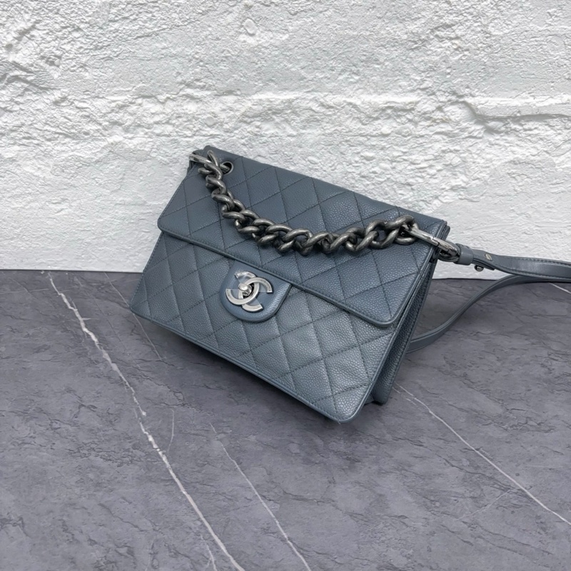 Chanel • 孟買霧霾藍荔枝牛皮銀釦郵差包 2way 帶膜-2