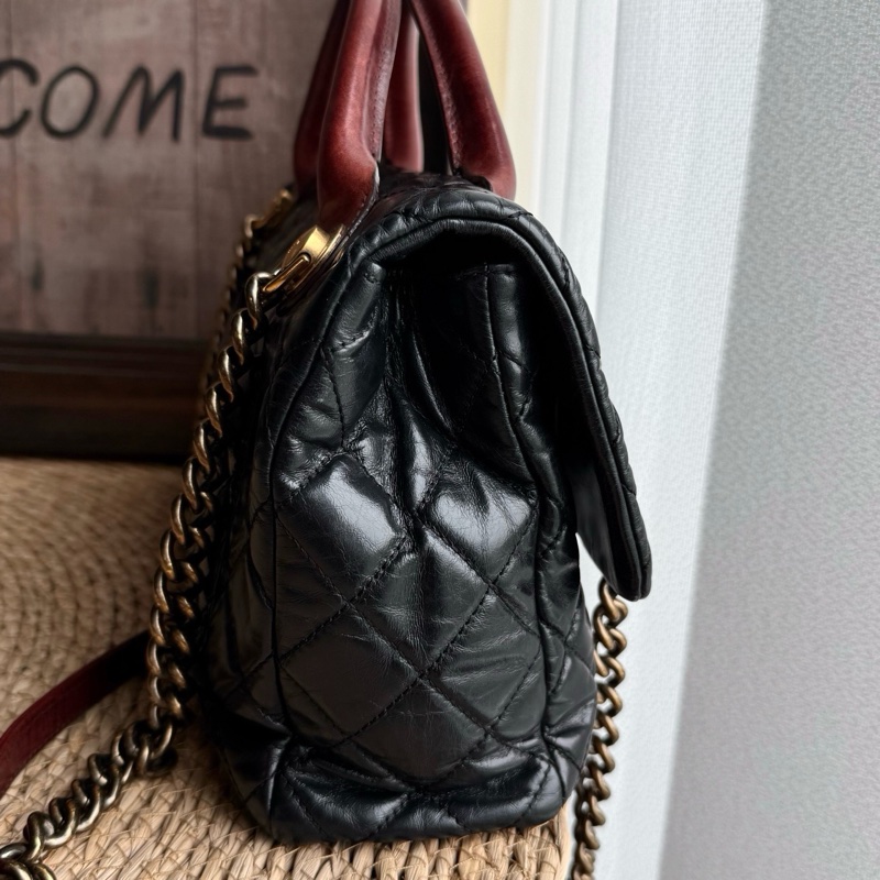 Chanel • 孟買勃艮第紅手柄黑金油臘牛皮鏈條包 2way-2