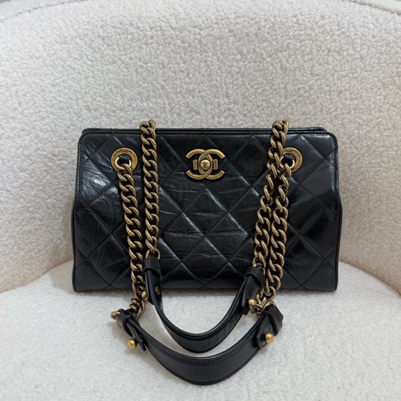 Chanel • 孟買黑金油臘牛皮鏈條肩背包-3