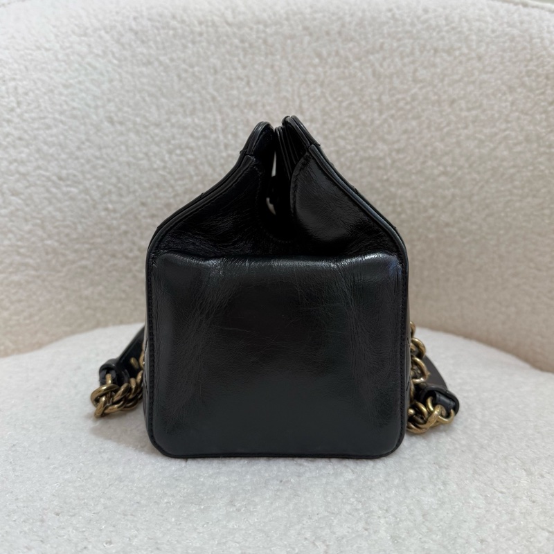 Chanel • 孟買黑金油臘牛皮鏈條肩背包-5