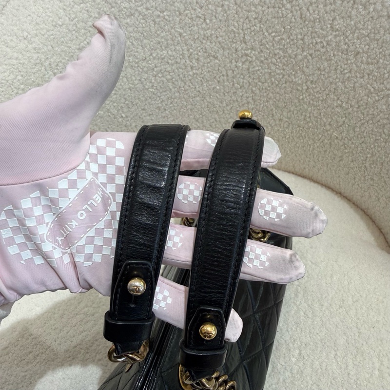 Chanel • 孟買黑金油臘牛皮鏈條肩背包-8