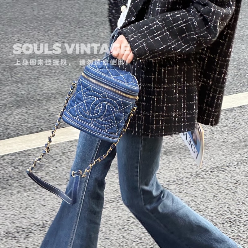 Chanel • 外縫線丹寧牛仔化妝包 可斜背-3