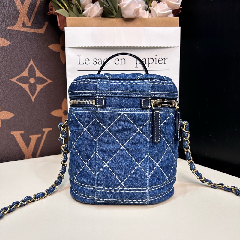 Chanel • 外縫線丹寧牛仔化妝包 可斜背-5