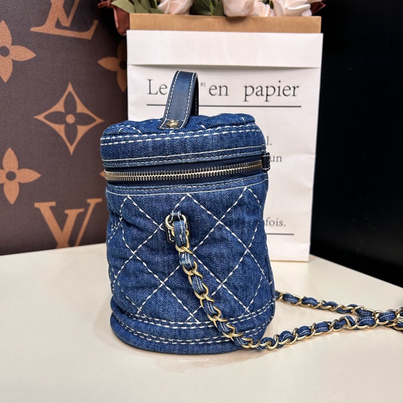 Chanel • 外縫線丹寧牛仔化妝包 可斜背-7