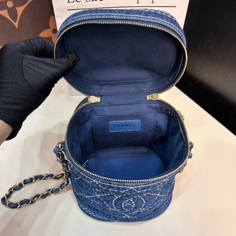 Chanel • 外縫線丹寧牛仔化妝包 可斜背-9