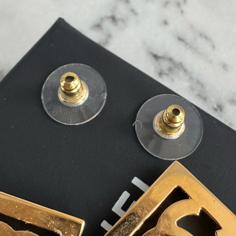 Chanel金色方白雙C耳環-8