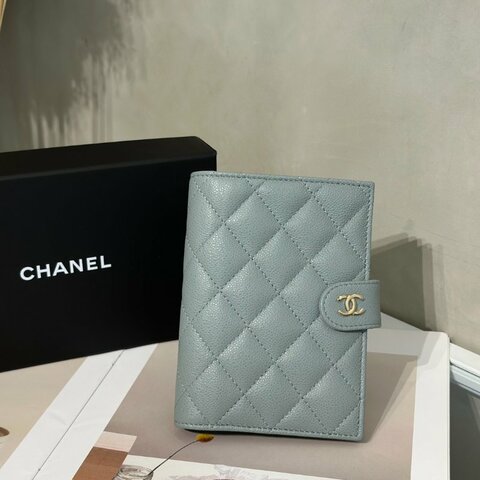 CHANEL 雙折護照夾中型錢包 - 灰綠金