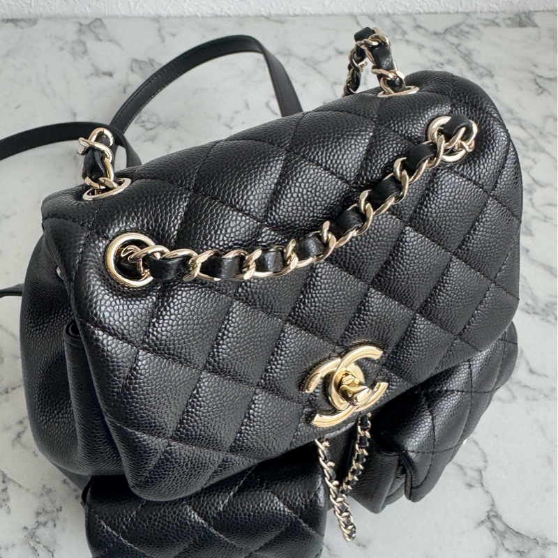 Chanel AS3860黑荔枝淡金雙C DUMA後背包小號-1