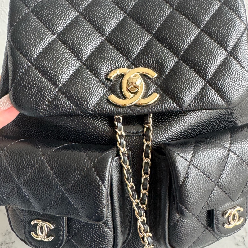 Chanel AS3860黑荔枝淡金雙C DUMA後背包小號-10