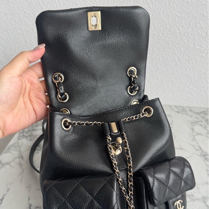 Chanel AS3860黑荔枝淡金雙C DUMA後背包小號-13