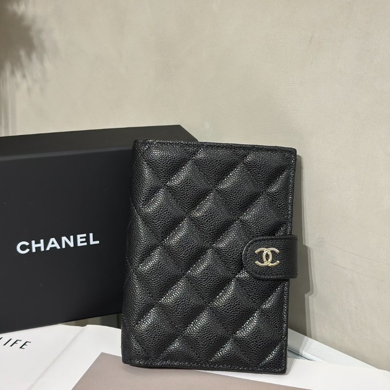 CHANEL 雙折護照夾中型錢包 - 黑金-0