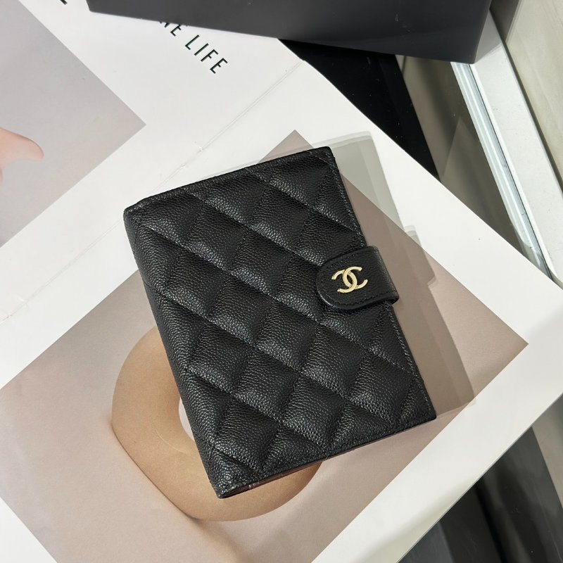 CHANEL 雙折護照夾中型錢包 - 黑金-1