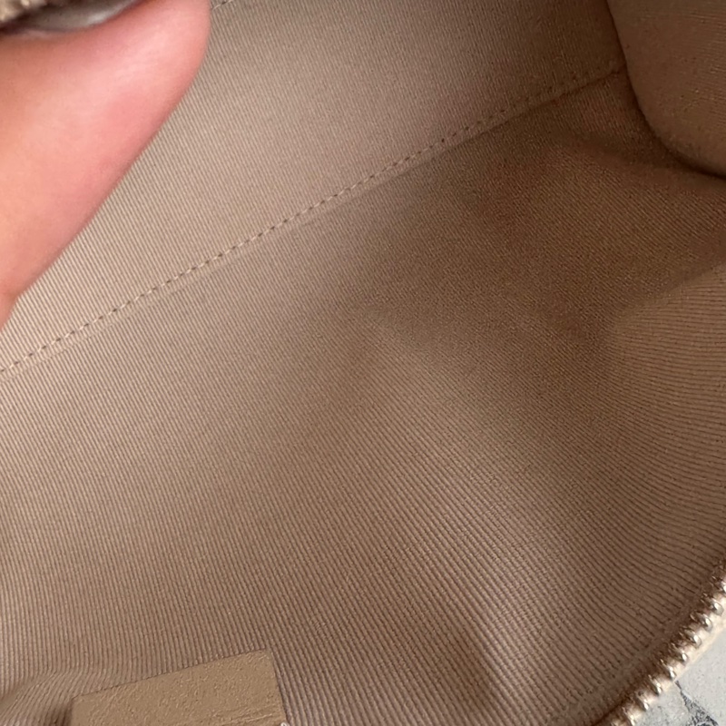 Chanel AP4474奶茶色荔枝淡金雙C手提兩用圓桶包-20