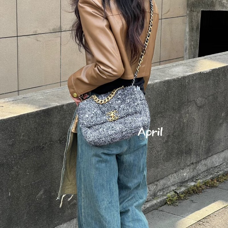 CHANEL 19 Bag 菱格紋手提肩背包 26 - 毛呢金-1