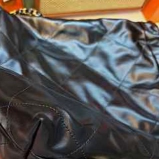 Chanel 22bag 後背包 黑金小號-6