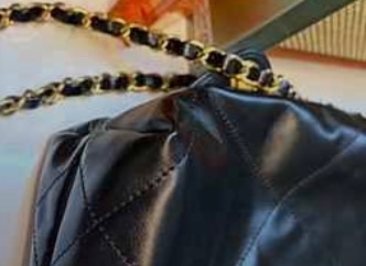 Chanel 22bag 後背包 黑金小號-14