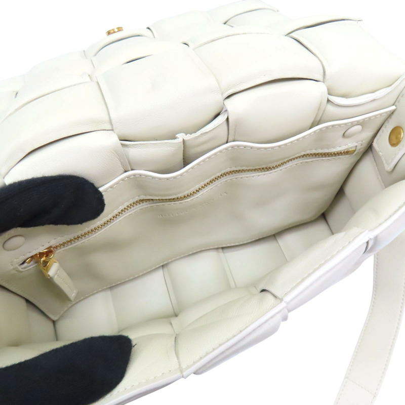 白色 羊皮 Padded Cassette枕頭包 肩背包【BOTTEGA VENETA BV 寶緹嘉】 591970-2