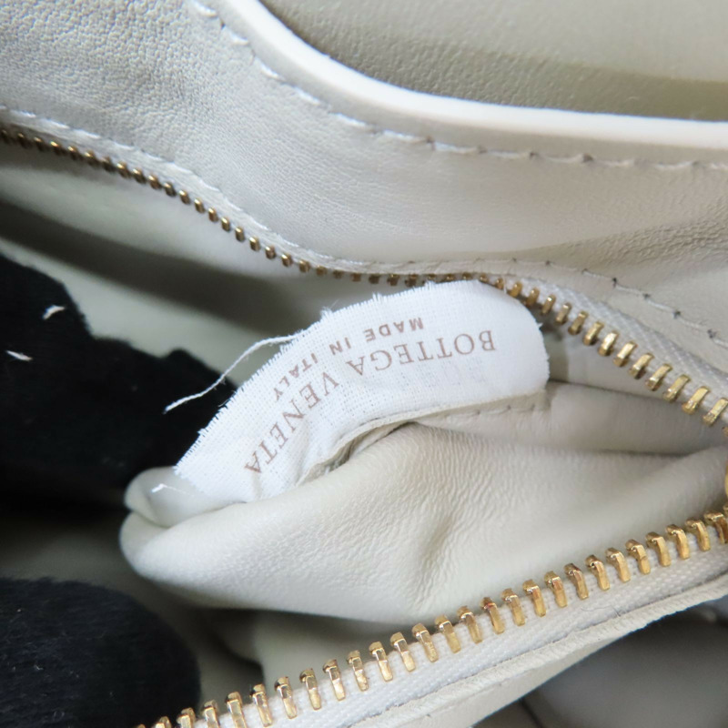 白色 羊皮 Padded Cassette枕頭包 肩背包【BOTTEGA VENETA BV 寶緹嘉】 591970-5