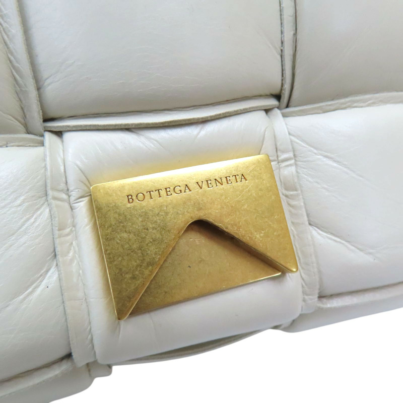 白色 羊皮 Padded Cassette枕頭包 肩背包【BOTTEGA VENETA BV 寶緹嘉】 591970-7