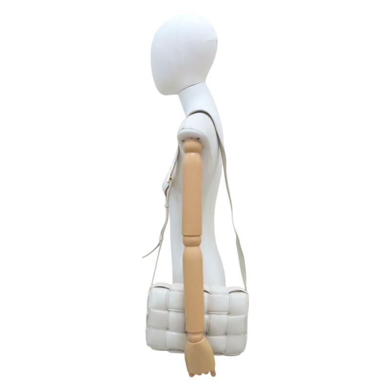 白色 羊皮 Padded Cassette枕頭包 肩背包【BOTTEGA VENETA BV 寶緹嘉】 591970-9