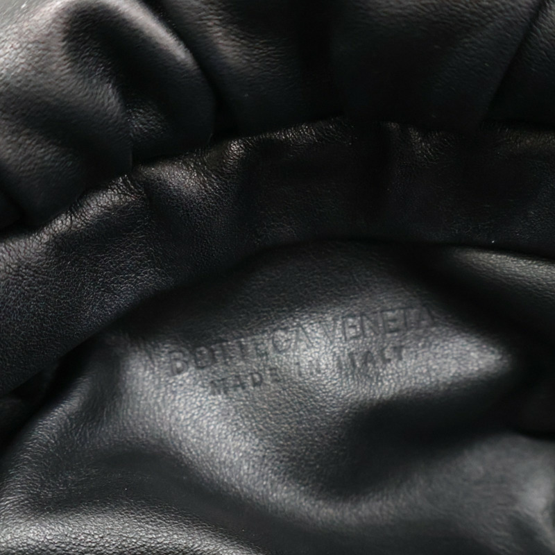黑色 羊皮 The Chain Pouch 肩背包【BOTTEGA VENETA BV 寶緹嘉】 690831-3