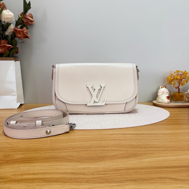 98❤️Louis Vuitton Buci奶白色水波紋法棍包-0