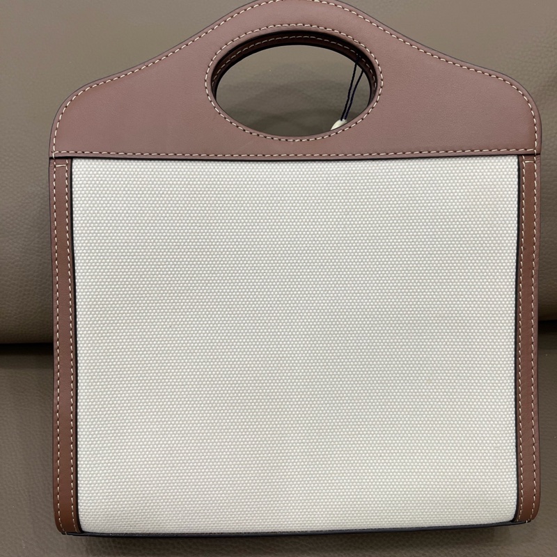 Burberry 巴寶莉pocket雙色拼接mini口袋包，托特包，可手提可單肩斜挎，包包牛皮拼帆布尺寸：23*6*26附件：肩帶-1
