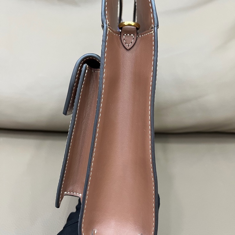 Burberry 巴寶莉pocket雙色拼接mini口袋包，托特包，可手提可單肩斜挎，包包牛皮拼帆布尺寸：23*6*26附件：肩帶-3