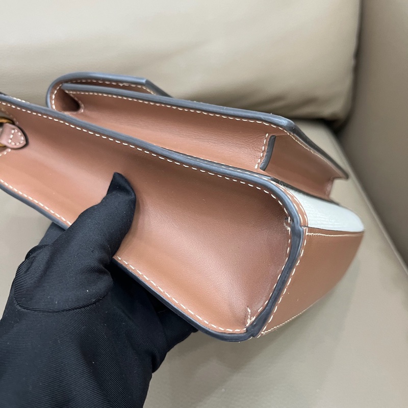 Burberry 巴寶莉pocket雙色拼接mini口袋包，托特包，可手提可單肩斜挎，包包牛皮拼帆布尺寸：23*6*26附件：肩帶-4