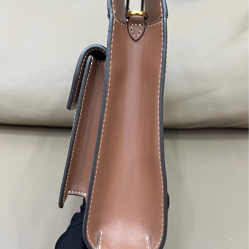 Burberry 巴寶莉pocket雙色拼接mini口袋包，托特包，可手提可單肩斜挎，包包牛皮拼帆布尺寸：23*6*26附件：肩帶-9