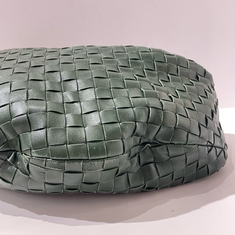 BV葆蝶家JODIE 深綠色金扣編織格羊皮打結包-6