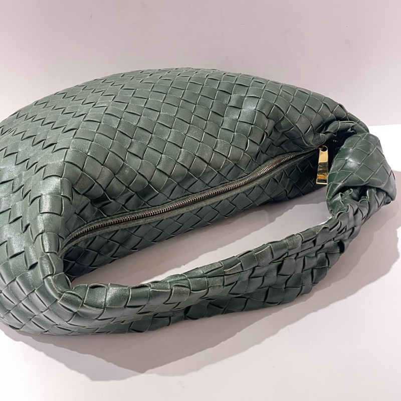 BV葆蝶家JODIE 深綠色金扣編織格羊皮打結包-8