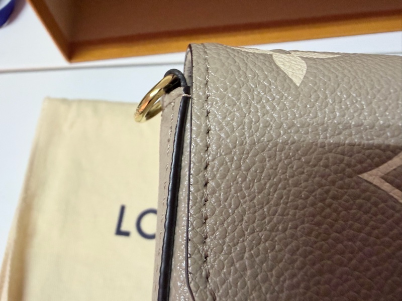 LV 路易威登 真品＊M82610 Félicie Pochette 斑鳩灰色皮革壓花紋 WOC三合一 金鏈斜背包-23