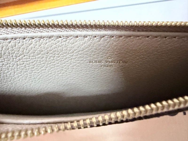 LV 路易威登 真品＊M82610 Félicie Pochette 斑鳩灰色皮革壓花紋 WOC三合一 金鏈斜背包-31