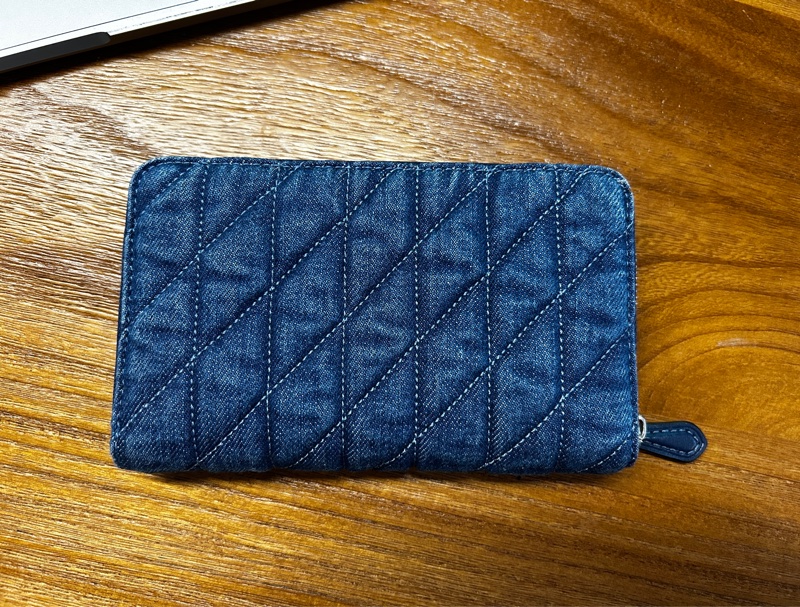 COACH 絎縫牛仔布拉鍊中夾-1